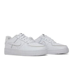 Nike Air Force 1 Low 1/1 White (GS) – lifestyle foto | Purekickz