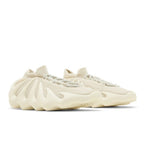 adidas Yeezy 450 Cloud White – lifestyle foto | Purekickz