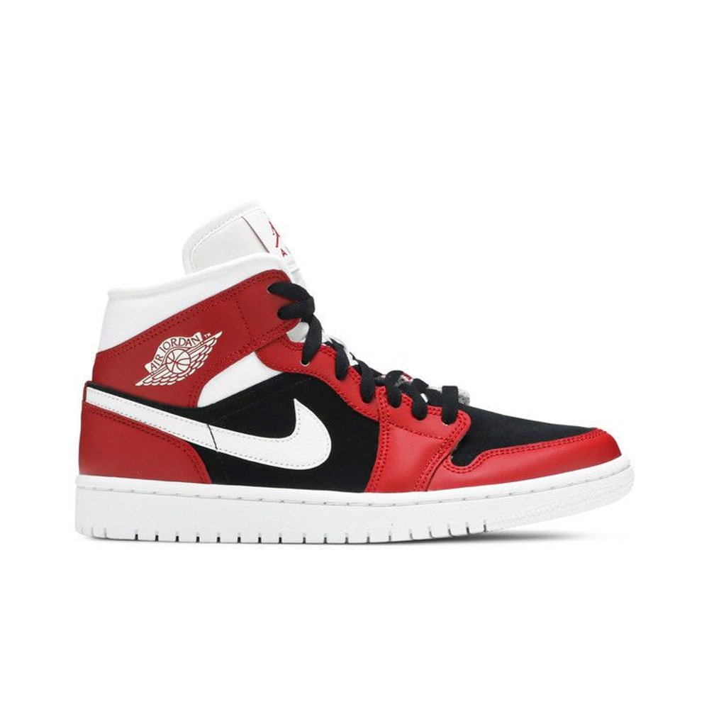 Jordan 1 Mid Gym Red Black (W) – boční pohled | Purekickz