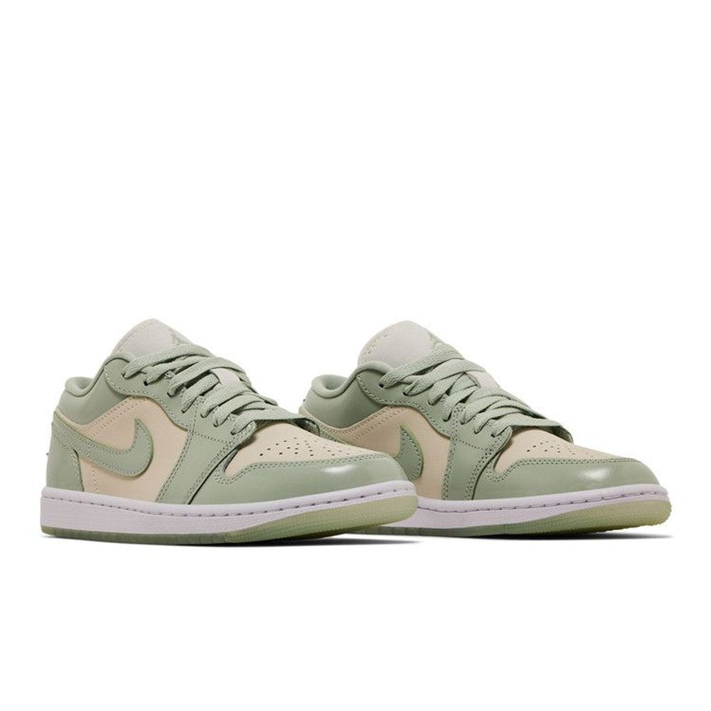 Jordan 1 Low Seafoam Sail (W) – lifestyle foto | Purekickz