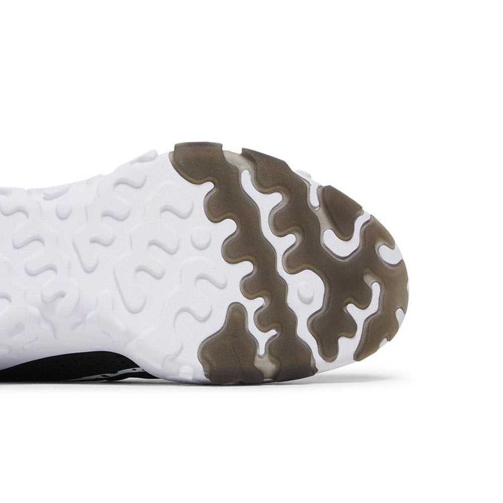 Nike React Vision Black White – pohled shora | Purekickz