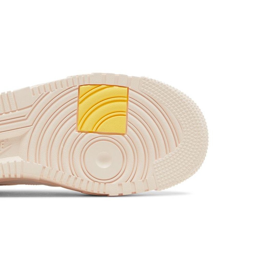 Nike Air Force 1 Pixel Arctic Orange (W) – pohled shora | Purekickz