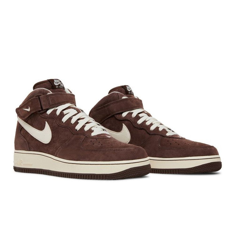 Nike Air Force 1 Mid QS Chocolate – lifestyle foto | Purekickz