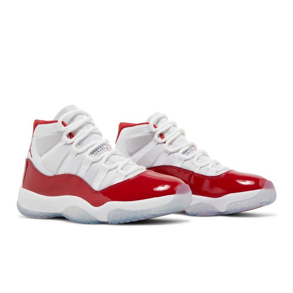 Jordan 11 Retro Cherry (2022) – lifestyle foto | Purekickz