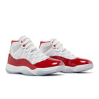 Jordan 11 Retro Cherry (2022) – lifestyle foto | Purekickz