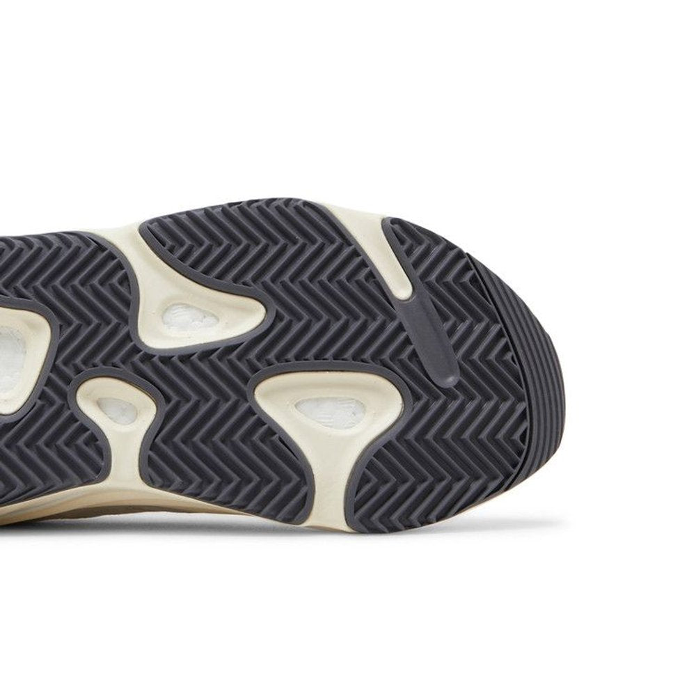 adidas Yeezy Boost 700 Analog – pohled shora | Purekickz