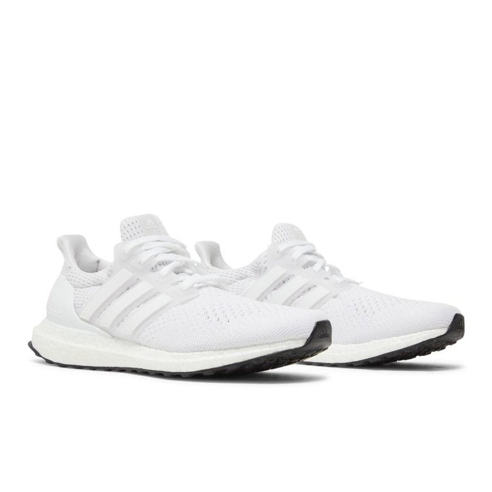 adidas Ultra Boost 1.0 DNA Triple White (W) – lifestyle foto | Purekickz