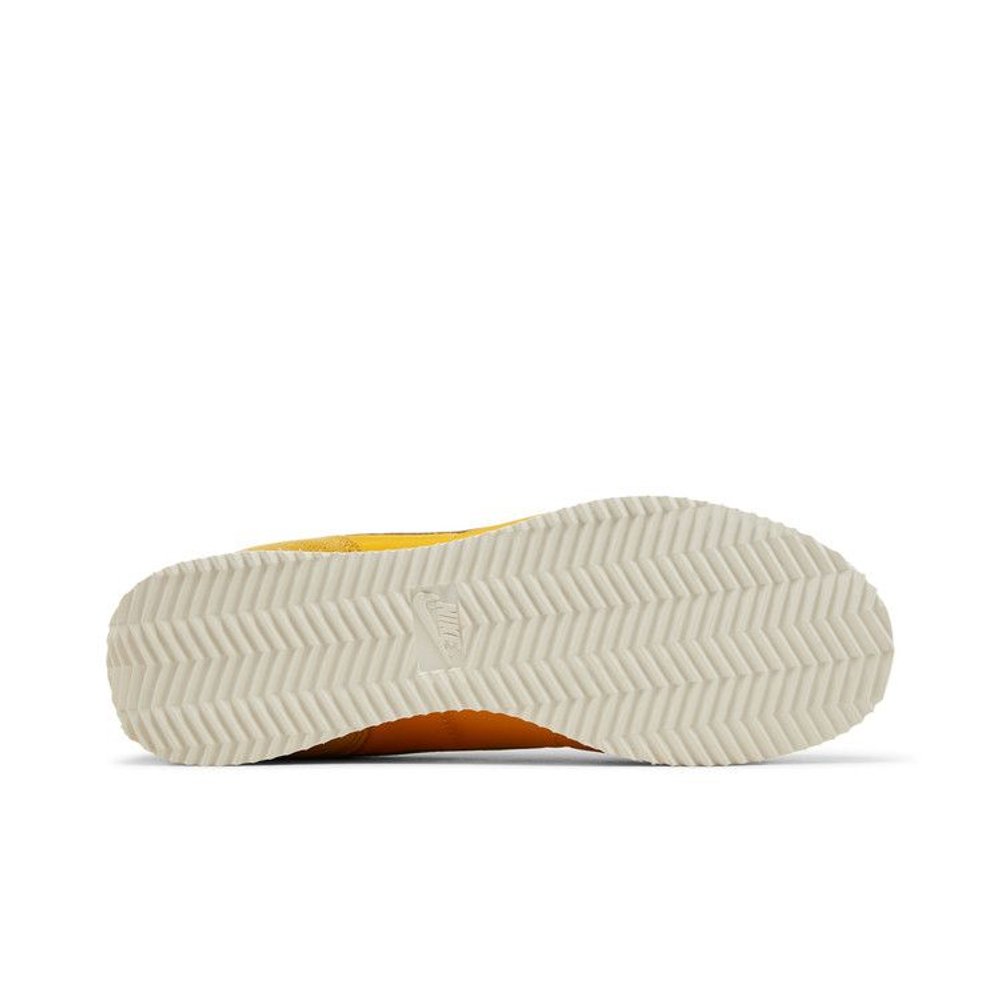 Nike Cortez Textile Yellow Ochre Gorge Green (W) – zadní pohled | Purekickz