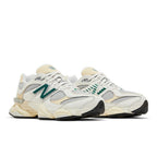 New Balance 9060 Sea Salt Yellow – lifestyle foto | Purekickz