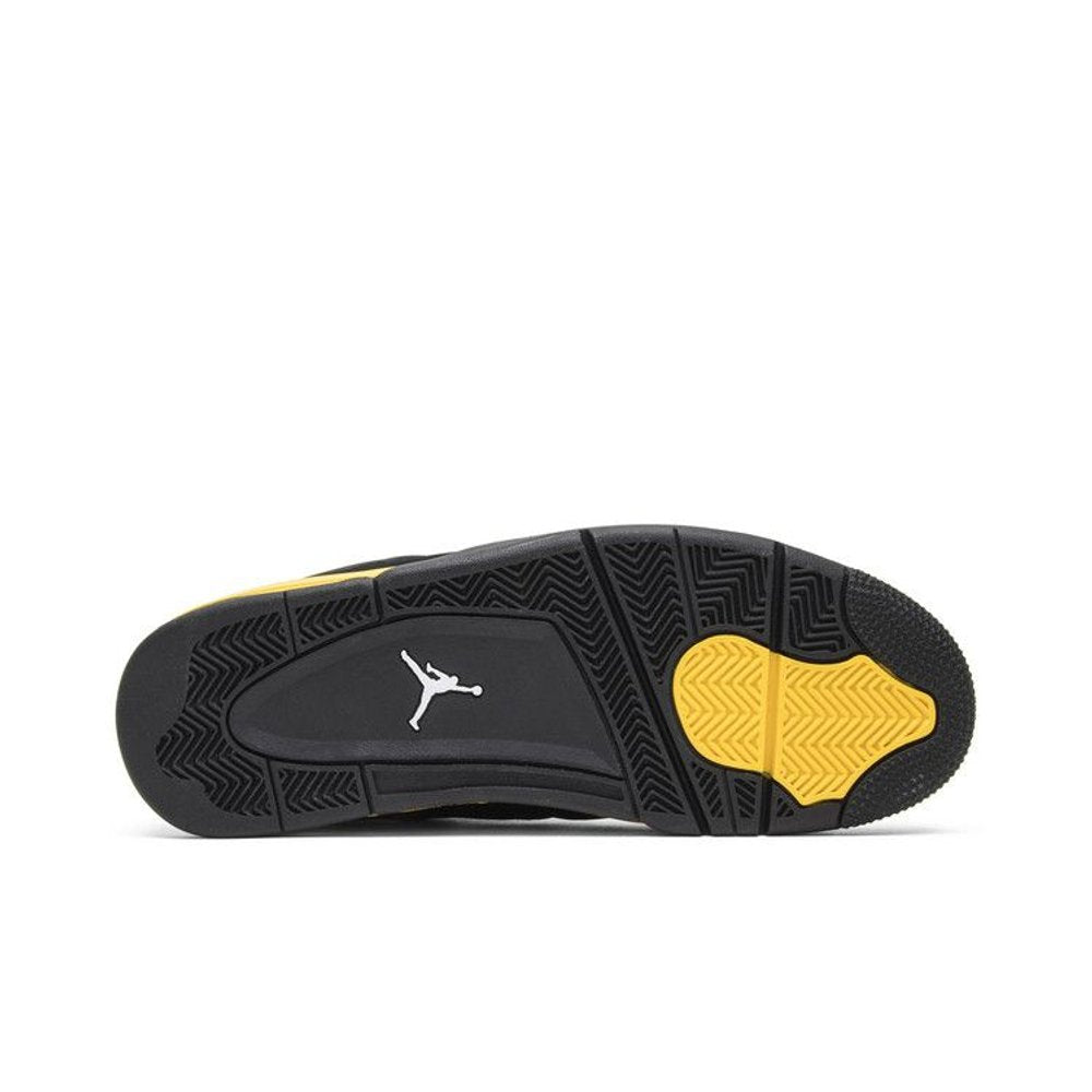 Jordan 4 Retro Thunder (2012) – zadní pohled | Purekickz