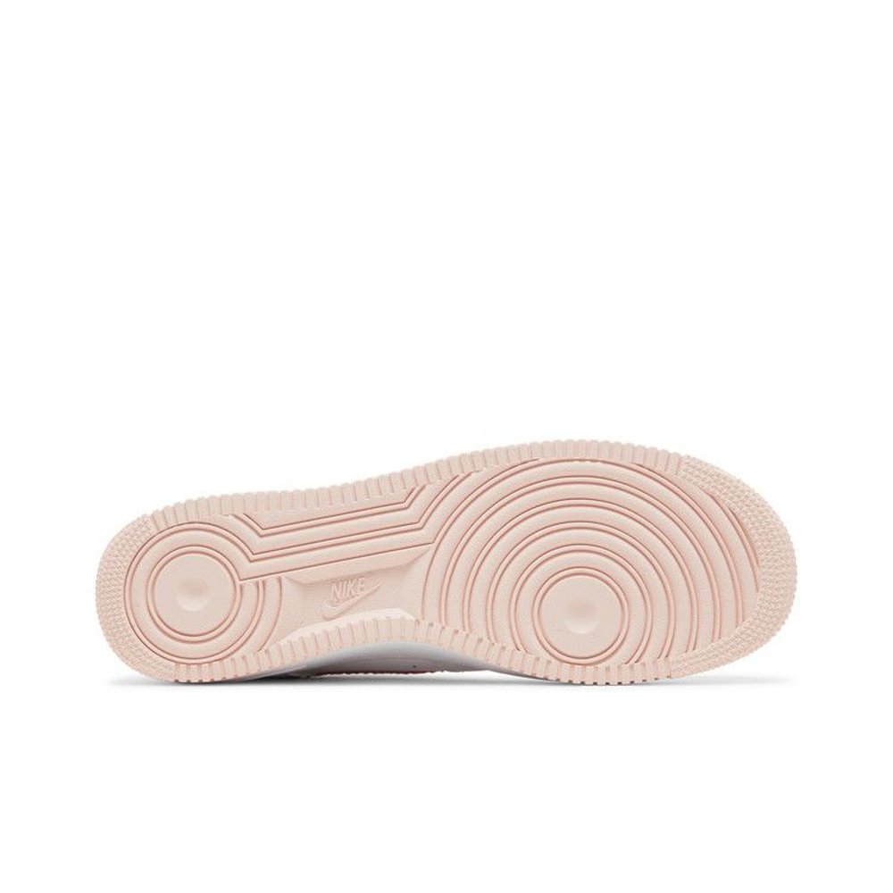 Nike Air Force 1 Low '07 VT Valentine's Day (2022) – zadní pohled | Purekickz