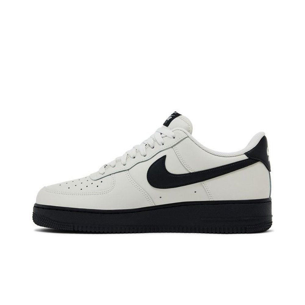 Nike Air Force 1 '07 Light Bone Black – hlavní pohled | Purekickz