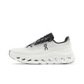On Running Cloudtilt Black Ivory – hlavní pohled | Purekickz