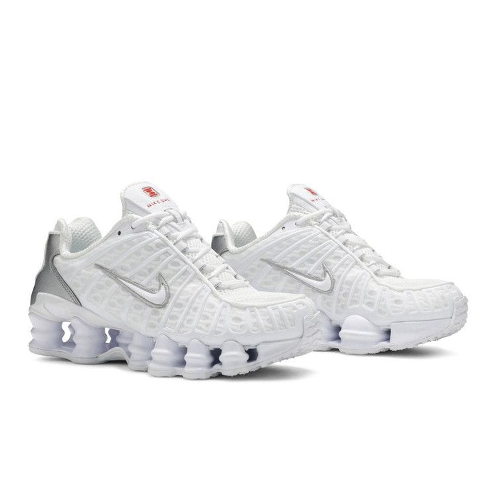Nike Shox TL White Metallic Silver – lifestyle foto | Purekickz