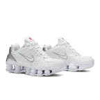Nike Shox TL White Metallic Silver – lifestyle foto | Purekickz