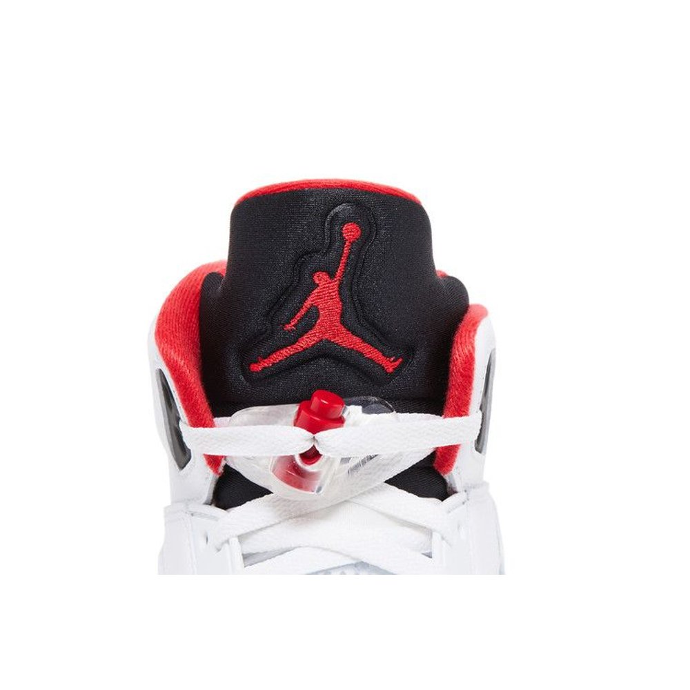 Jordan 5 Retro Fire Red Black Tongue (2025) – pohled 10 | Purekickz