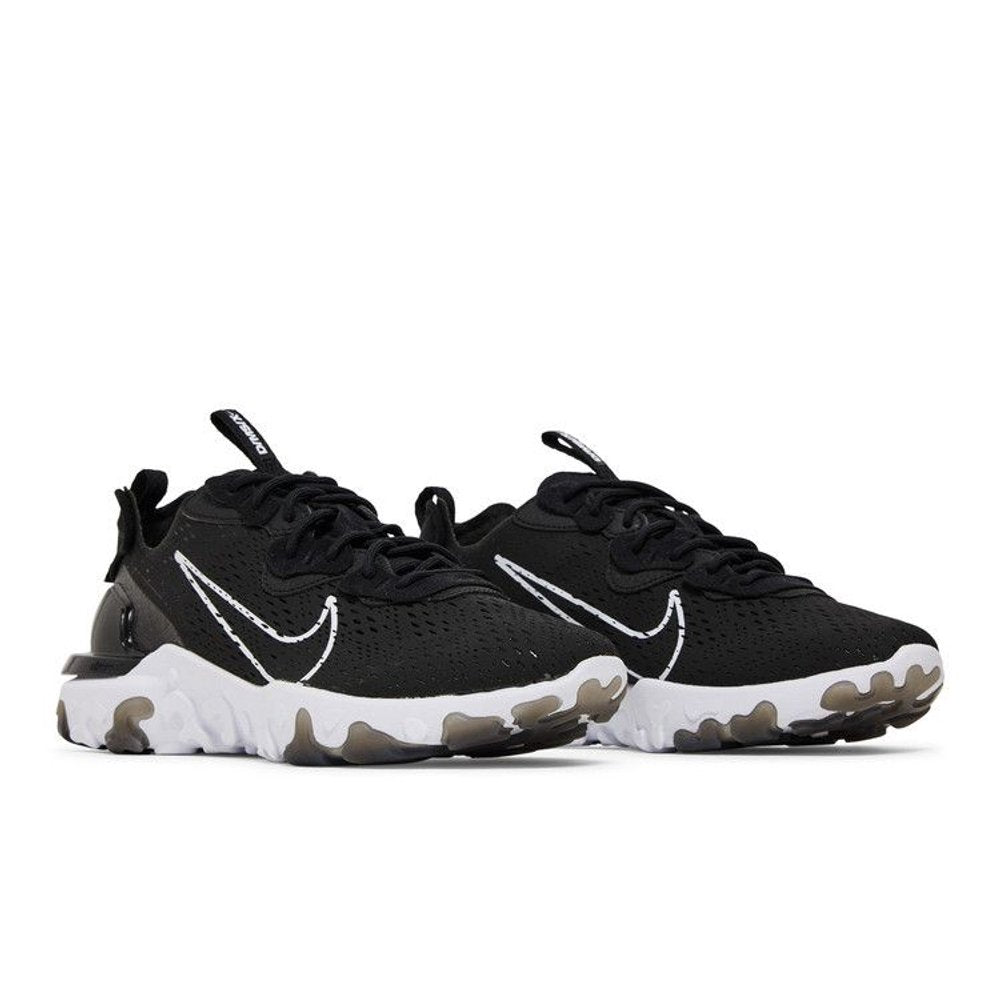 Nike React Vision Black White – lifestyle foto | Purekickz