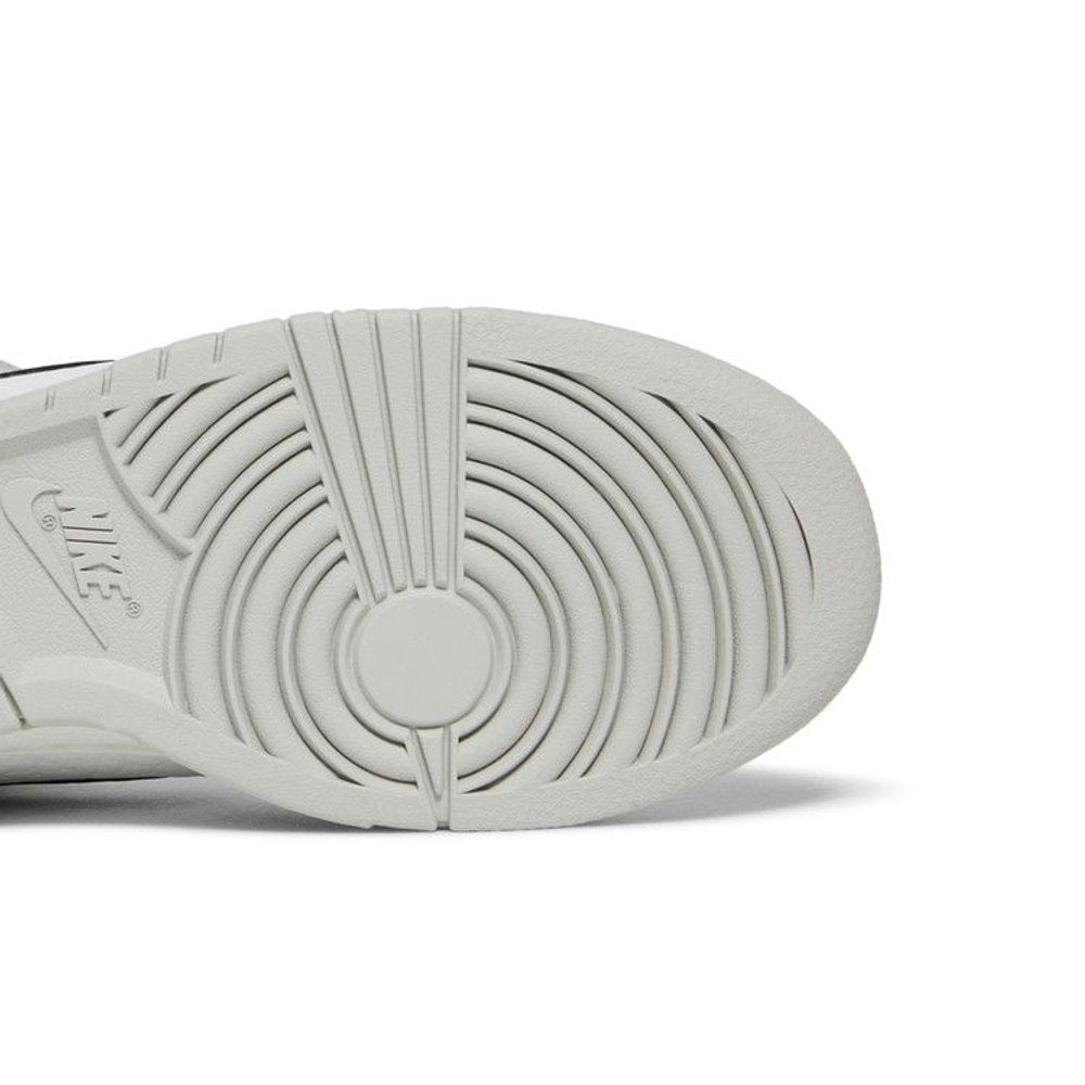 Nike Dunk High FLS (W) – pohled shora | Purekickz