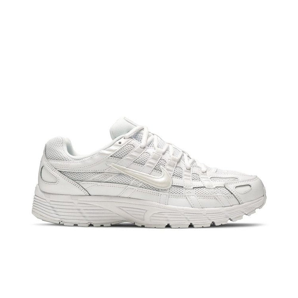 Nike P-6000 Triple White – boční pohled | Purekickz