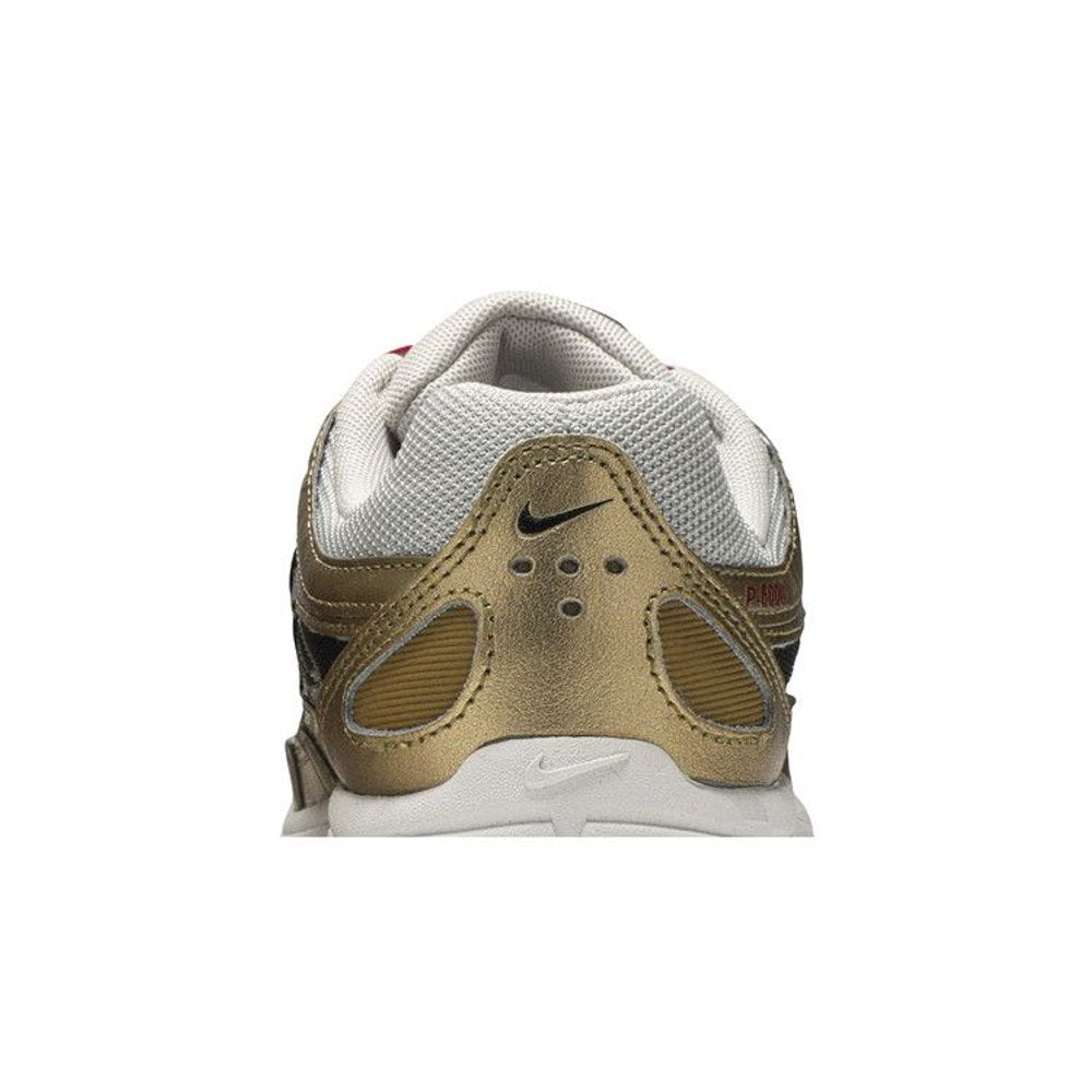 Nike P-6000 Metallic Gold (W) – detail materiálu | Purekickz