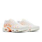 Nike Air Max Plus White Atomic Orange (W) – lifestyle foto | Purekickz