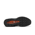 Nike Air Max 95 Black Grey Safety Orange – zadní pohled | Purekickz