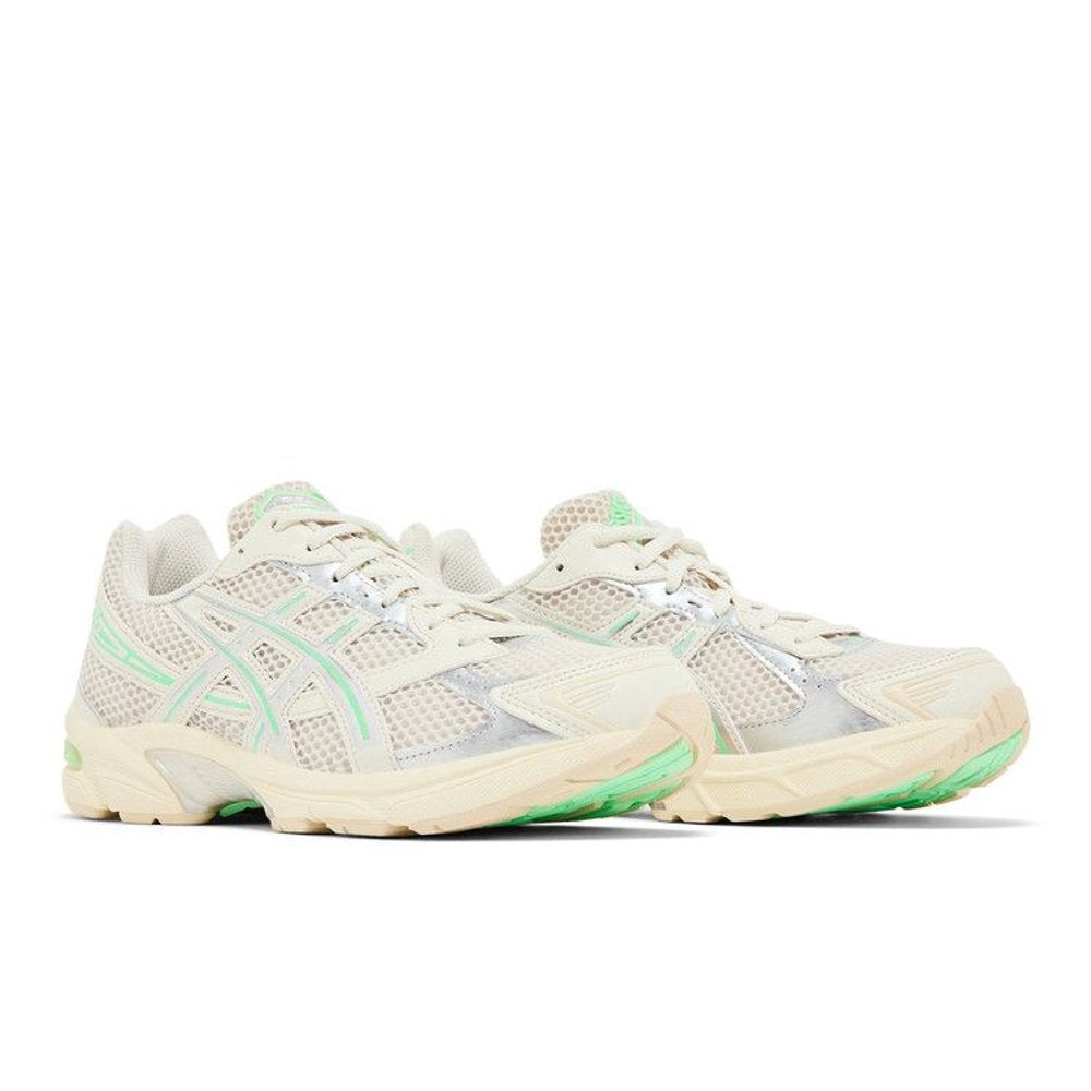 ASICS Gel-1130 Pale Oak Menthol (W) – lifestyle foto | Purekickz