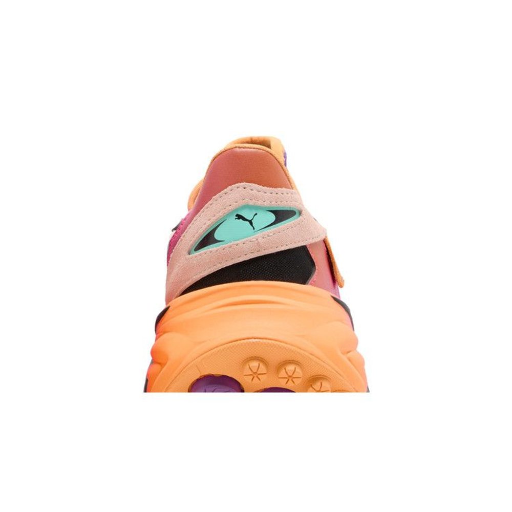 Puma Mercedes-AMG Petronas F1 x Mad Dog Jones x Spirex Miami – detail materiálu | Purekickz