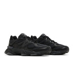 New Balance 9060 Triple Black Leather – lifestyle foto | Purekickz