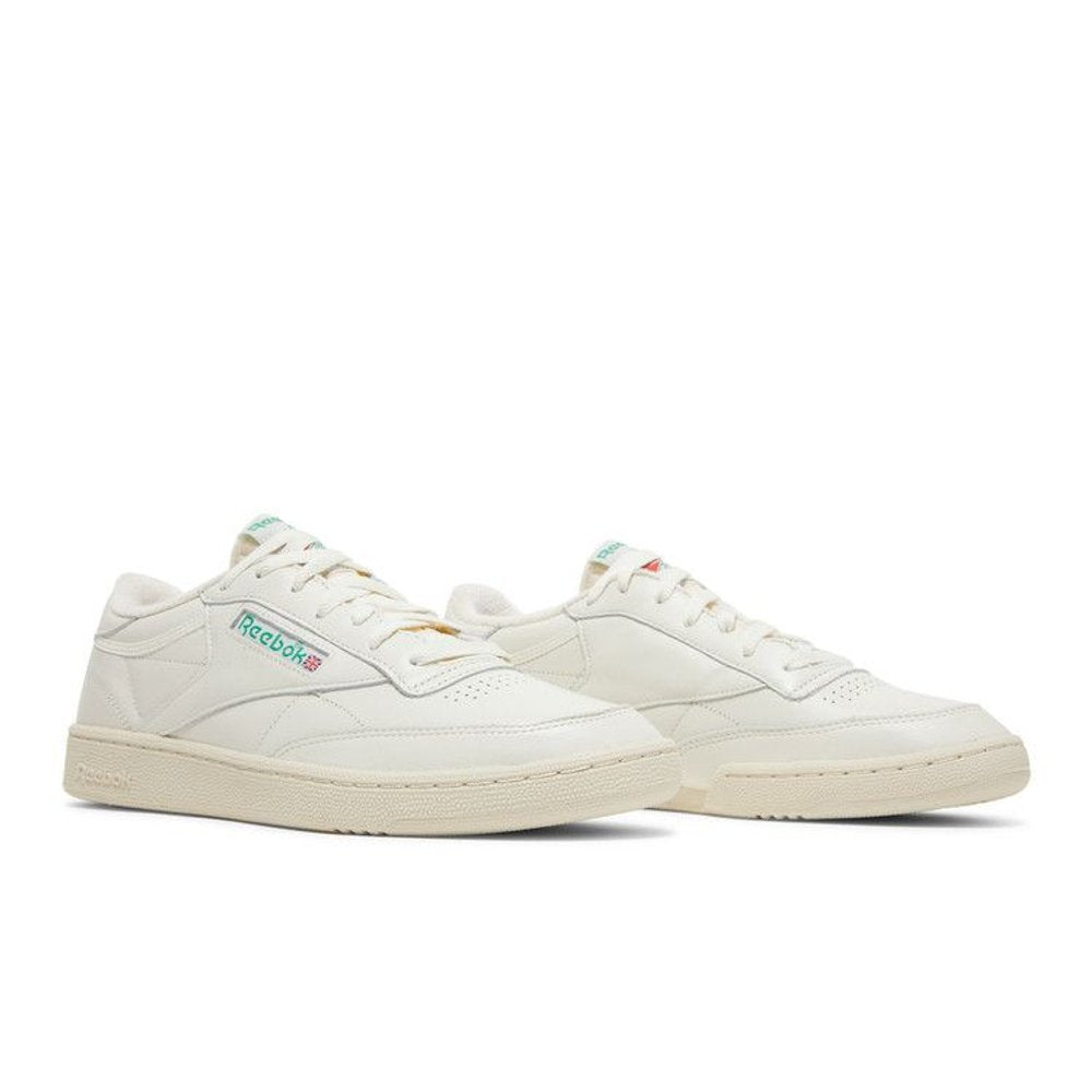 Reebok Club C 85 Vintage Chalk Glen Green – lifestyle foto | Purekickz