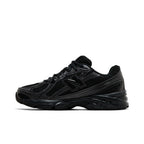 New Balance 740 Triple Black – hlavní pohled | Purekickz