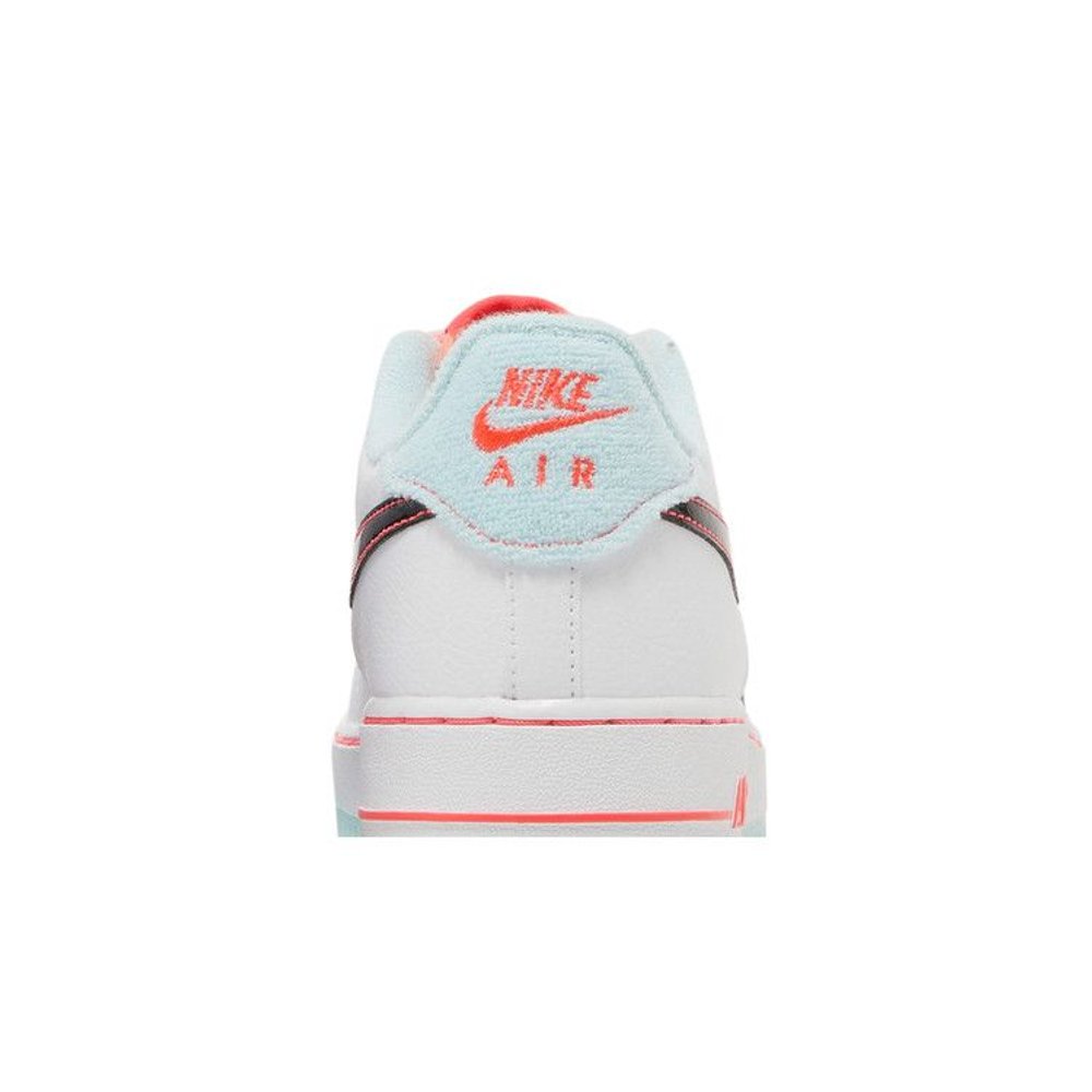 Nike Air Force 1 Low 07 LV8 White Atomic Pink (GS) – detail materiálu | Purekickz