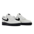 Nike Air Force 1 '07 Light Bone Black – lifestyle foto | Purekickz