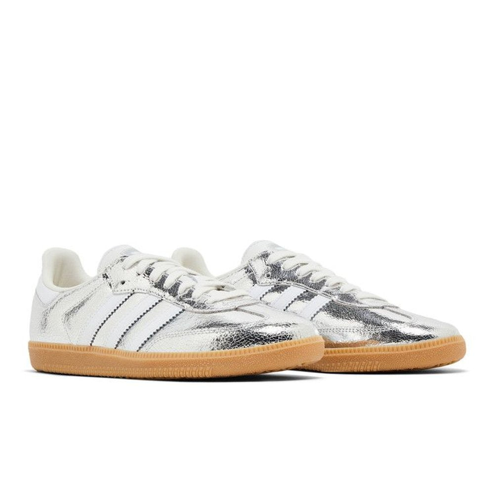 adidas Samba OG Silver Metallic Cracked Leather (W) – lifestyle foto | Purekickz