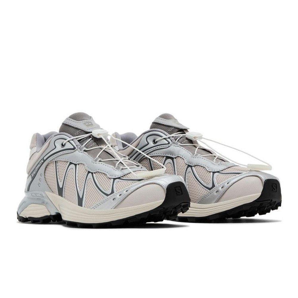Salomon XT-Whisper Silver Lunar Rock – lifestyle foto | Purekickz