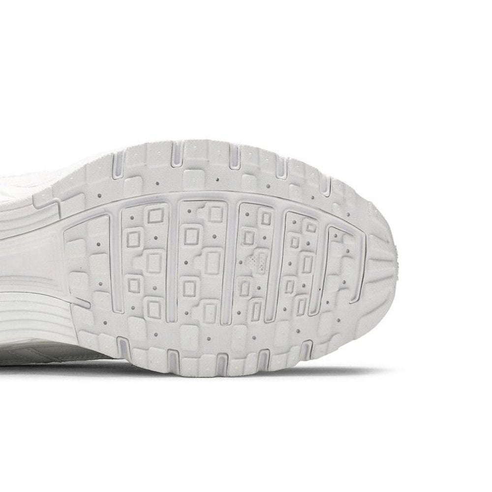 Nike P-6000 Triple White – pohled shora | Purekickz