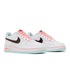 Nike Air Force 1 Low 07 LV8 White Atomic Pink (GS) – lifestyle foto | Purekickz