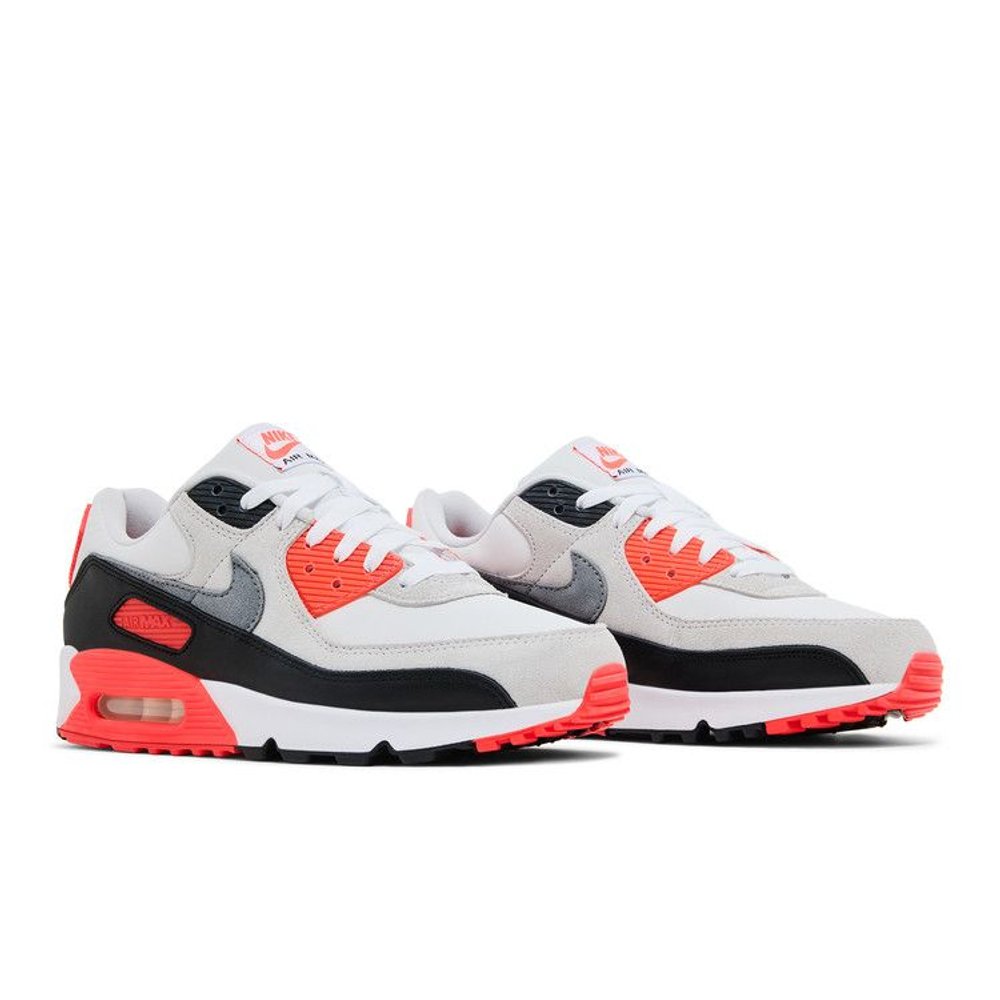 Nike Air Max 90 Infrared 3M (2026) – lifestyle foto | Purekickz