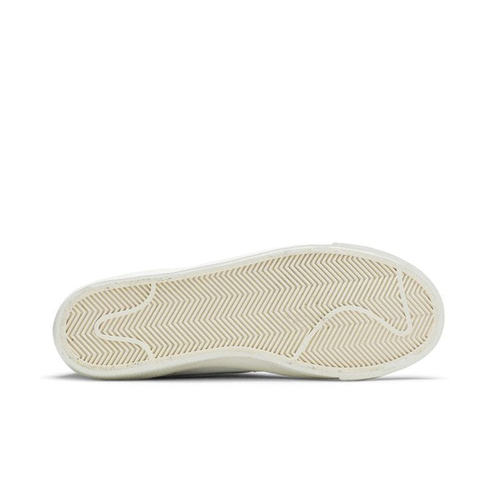 Nike Blazer Mid 77 White Barely Volt (W) – zadní pohled | Purekickz