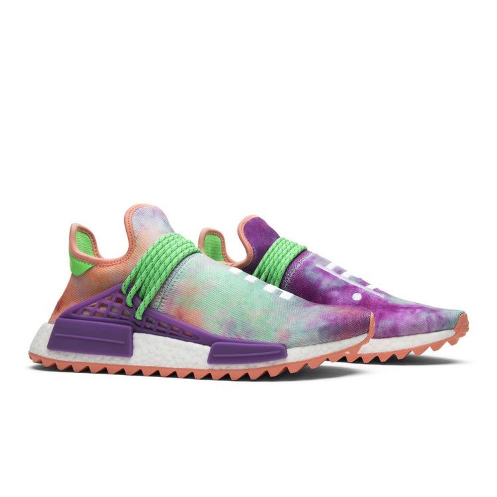 adidas Human Race NMD Pharrell Holi Festival (Chalk Coral) – lifestyle foto | Purekickz