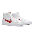 Nike Blazer Mid 77 Sketch White Red – lifestyle foto | Purekickz