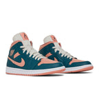 Jordan 1 Mid Dark Teal Green (W) – lifestyle foto | Purekickz