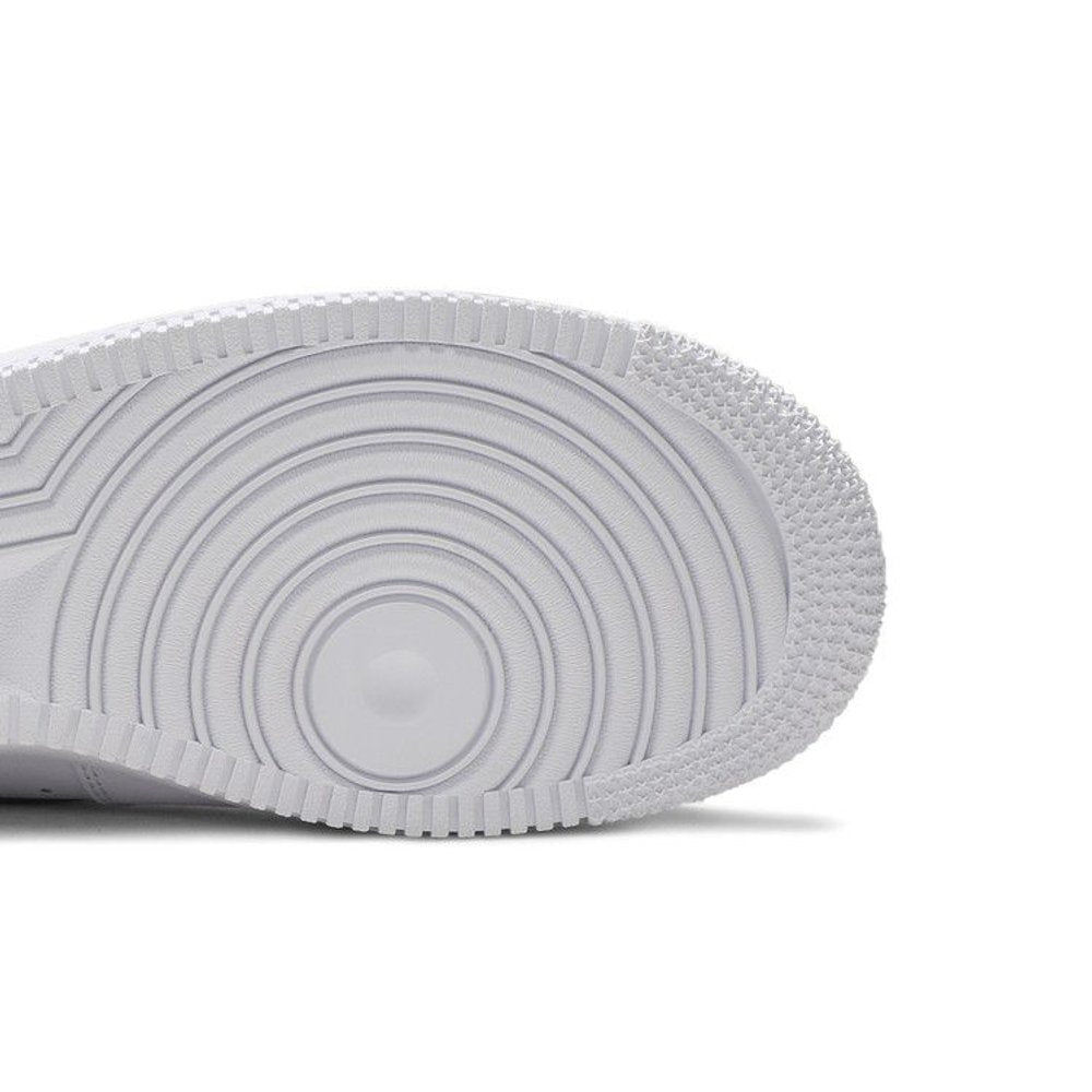 Nike Air Force 1 Low White Black (2020) – pohled shora | Purekickz