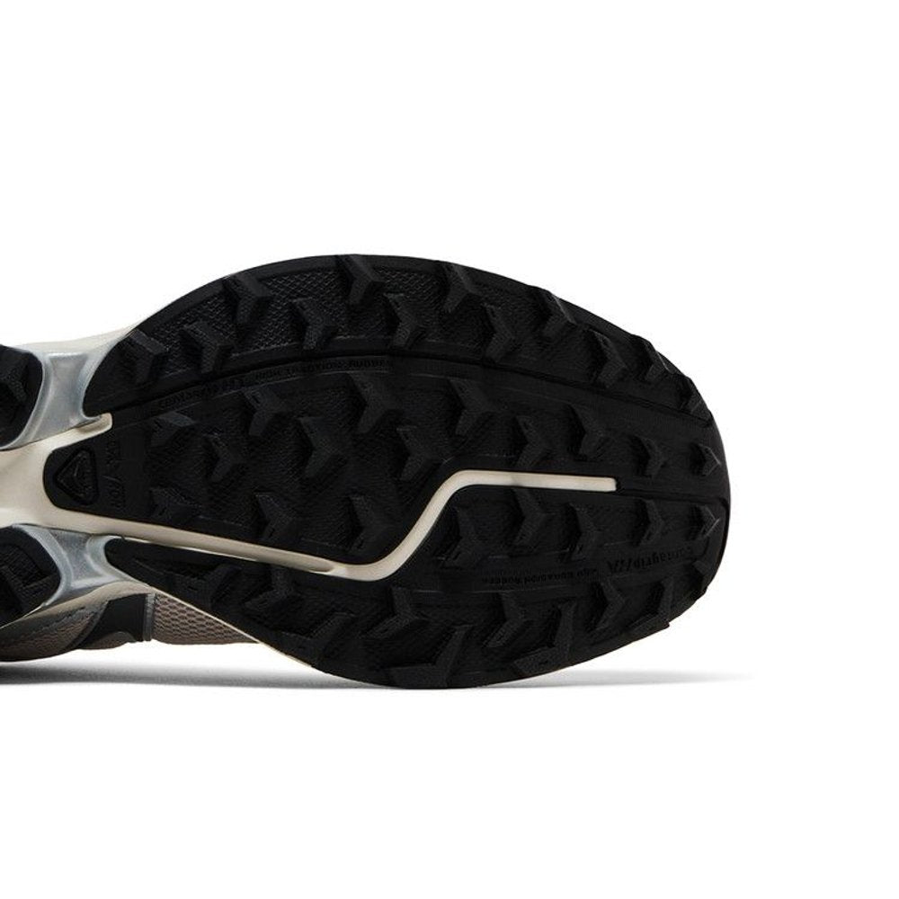 Salomon XT-Whisper Silver Lunar Rock – pohled shora | Purekickz