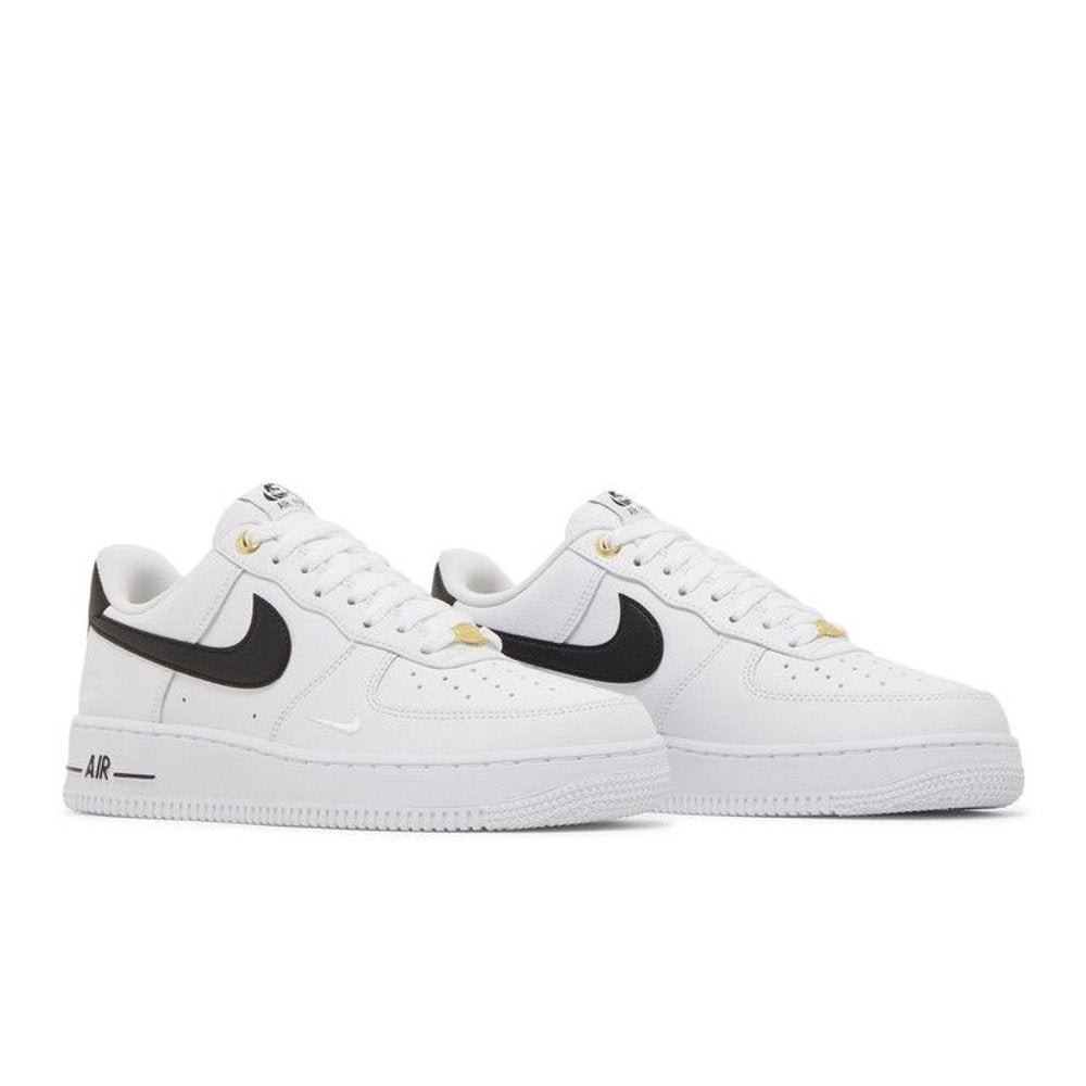 Nike Air Force 1 Low '07 LV8 40th Anniversary White Black – lifestyle foto | Purekickz