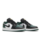 Jordan 1 Low Green Toe (GS) – lifestyle foto | Purekickz