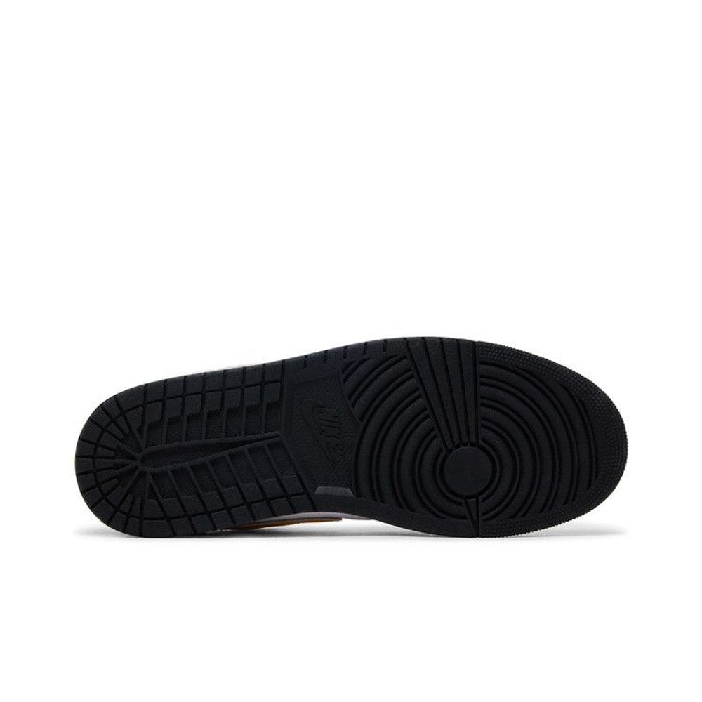 Jordan 1 Low SE Lakers – zadní pohled | Purekickz