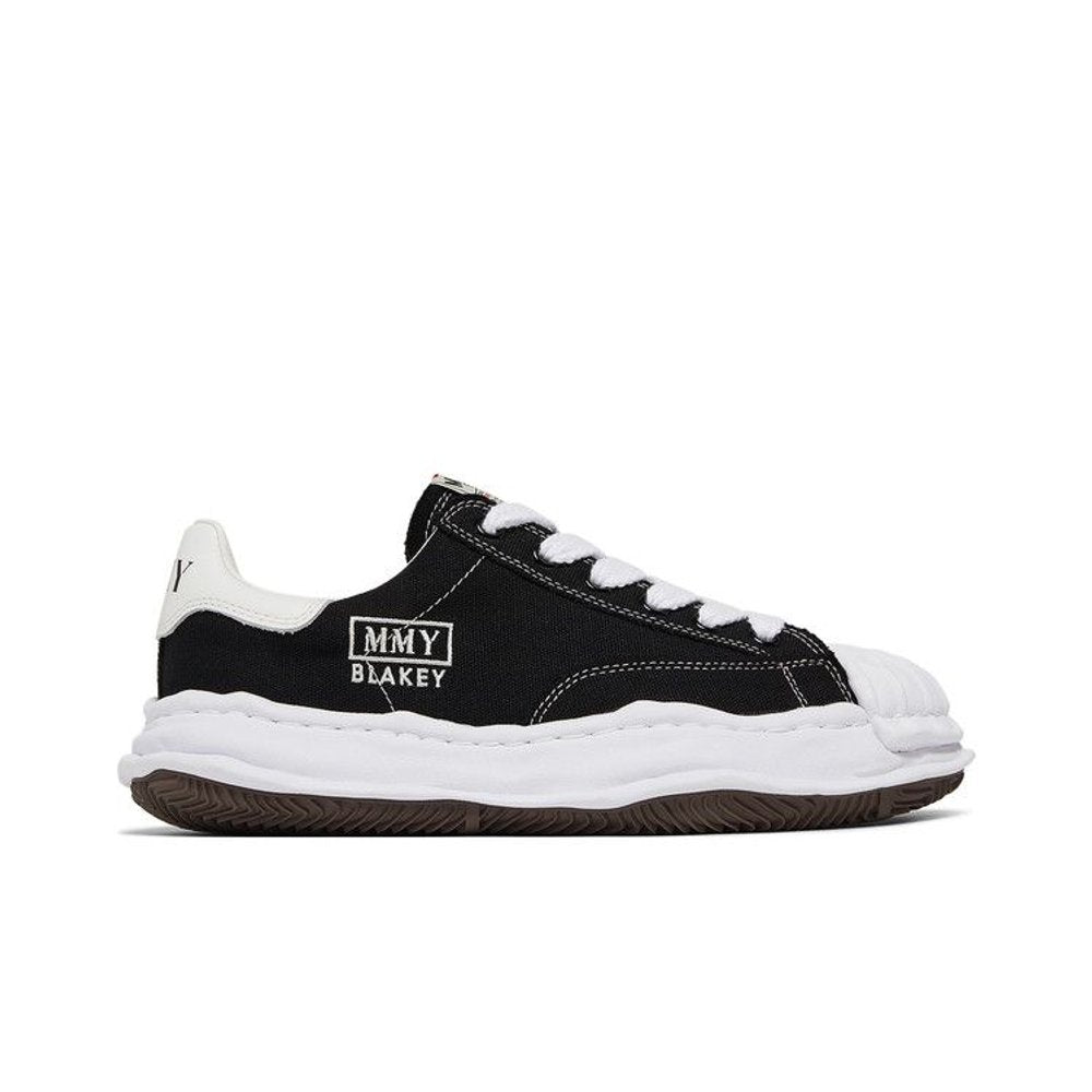 Maison Mihara Yasuhiro Blakey OG Sole Canvas Low Black White – boční pohled | Purekickz