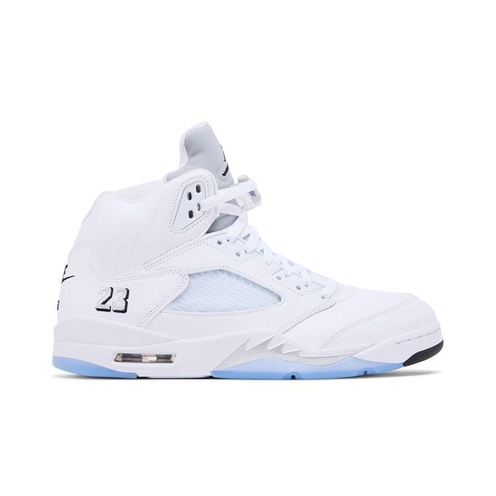 Jordan 5 Retro White Metallic (2026) – boční pohled | Purekickz