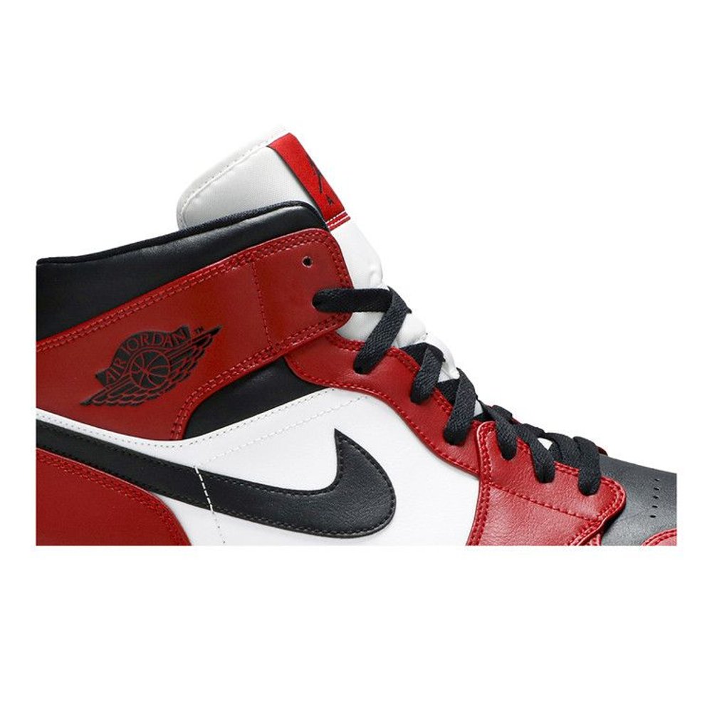 Jordan 1 Mid Chicago Toe – detail | Purekickz